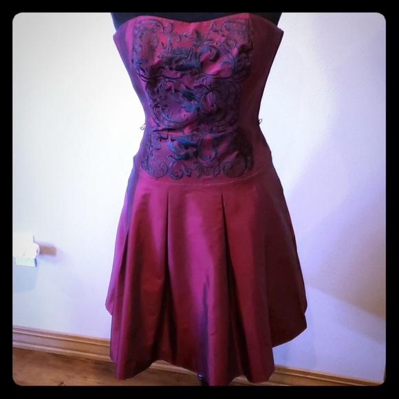 Deep red embroidered strapless dress - Picture 1 of 5